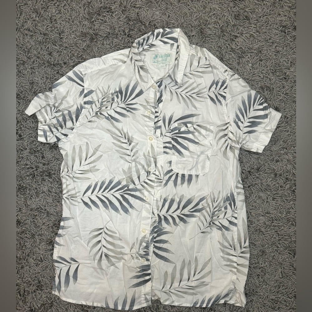 American eagle button up shirt 👕